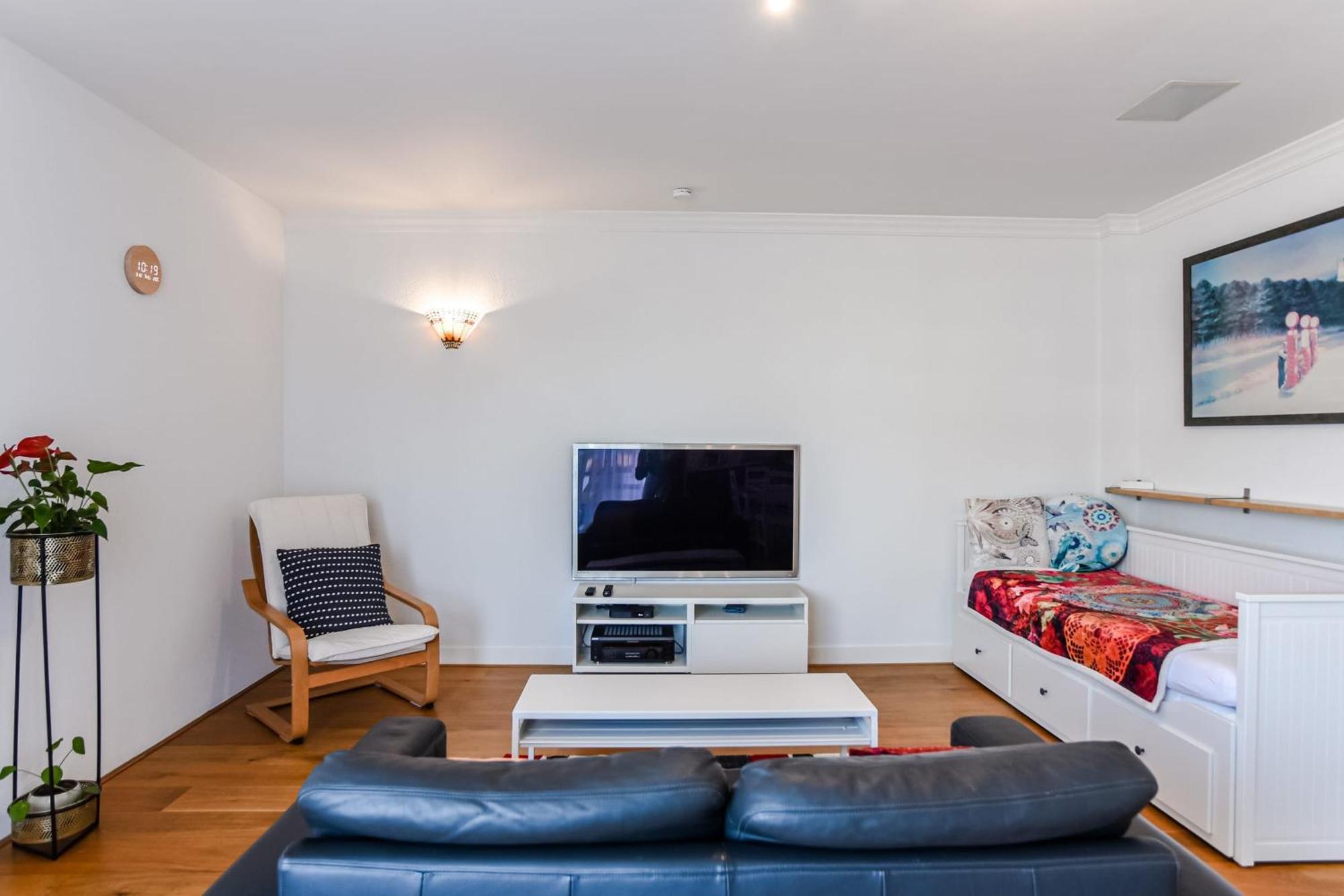 Studio Tara At The Beach With Private Parking ซานด์โวร์ต ภายนอก รูปภาพ